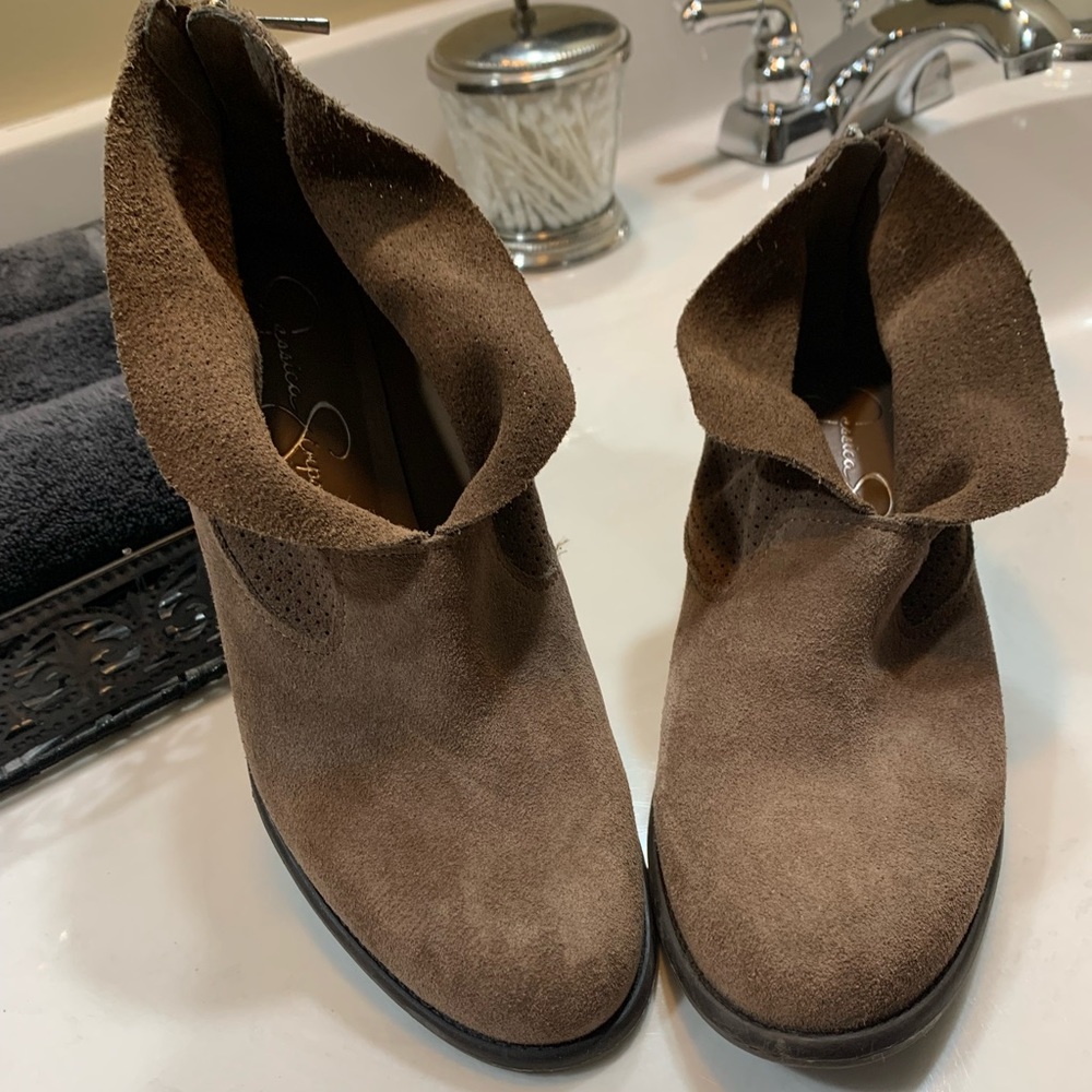Gorgeous Jessica Simpson suede taupe booties in excellent condition.